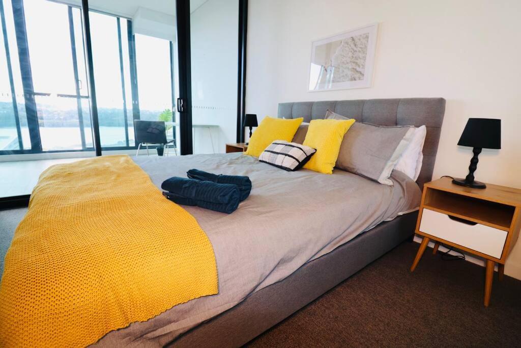 Lovely Waterview 1 Bedroom +Study+Free Parking Sydney Exteriör bild